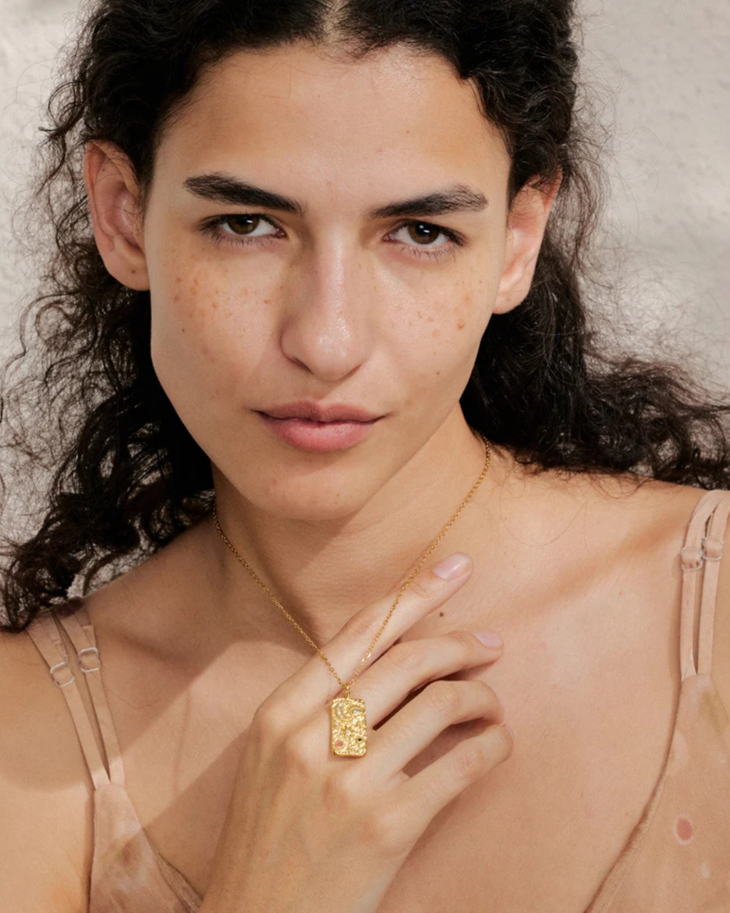 AURIEL PENDANT NECKLACE