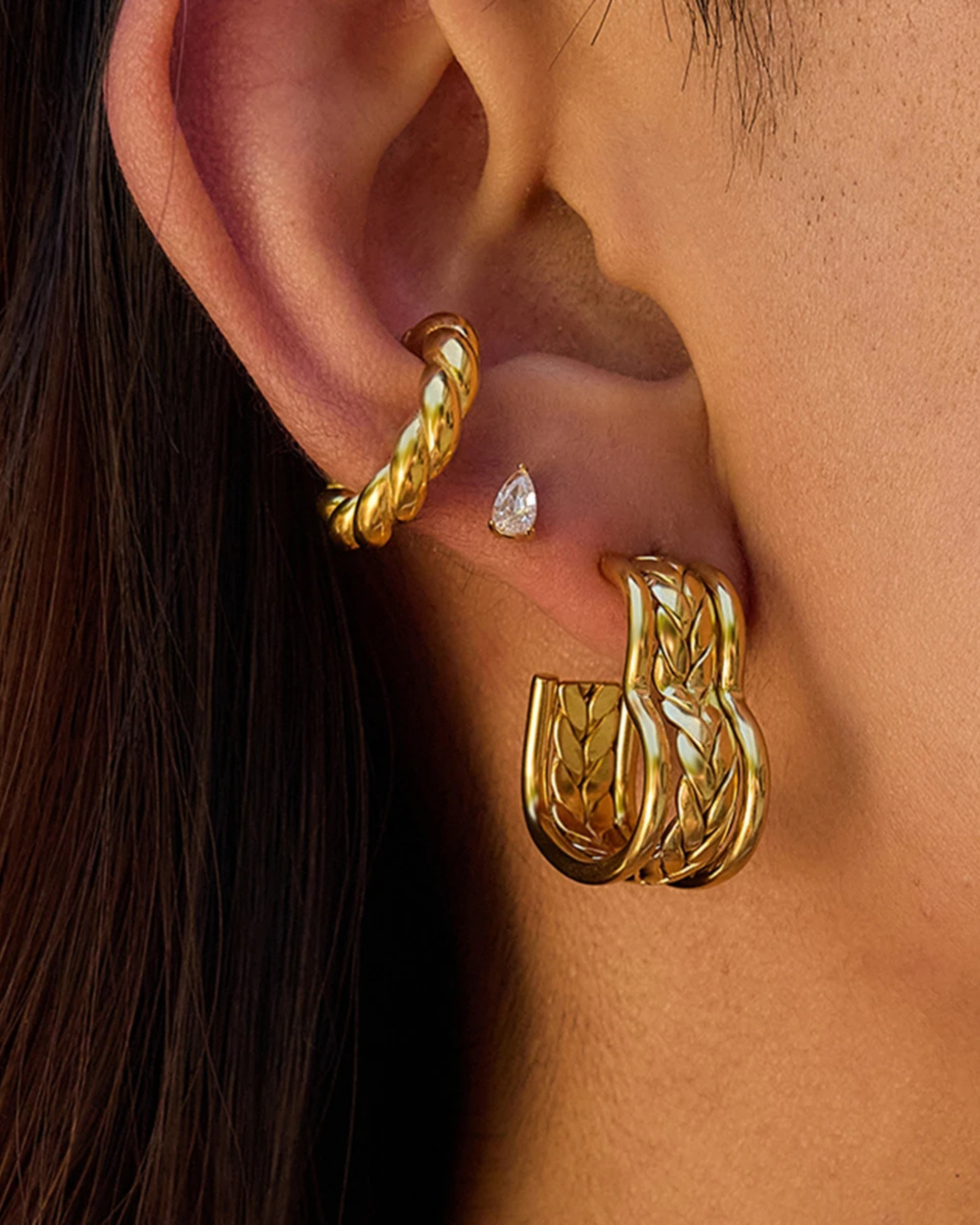 BRIGHT STUD EARRINGS