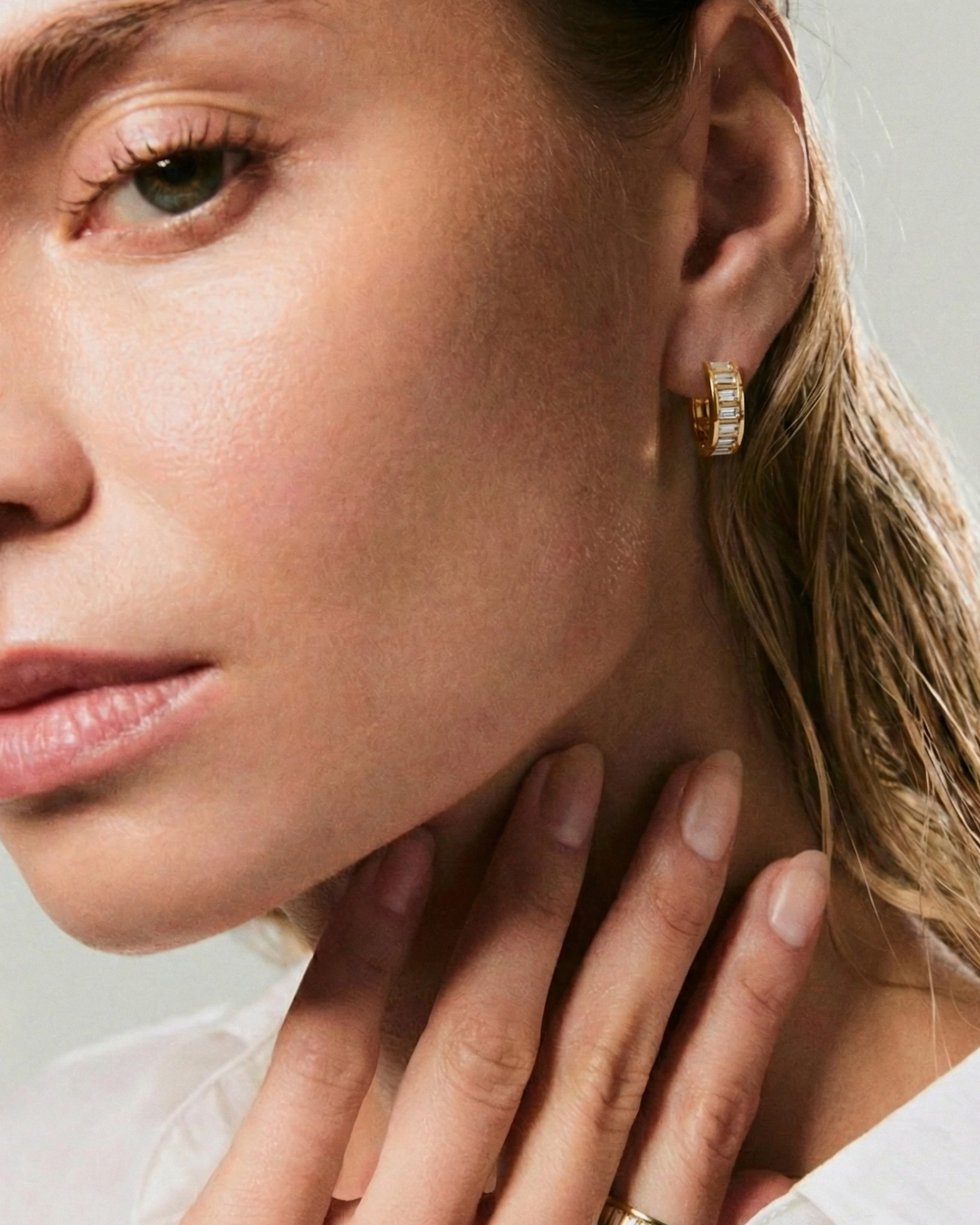 MANHATTAN HOOP EARRINGS