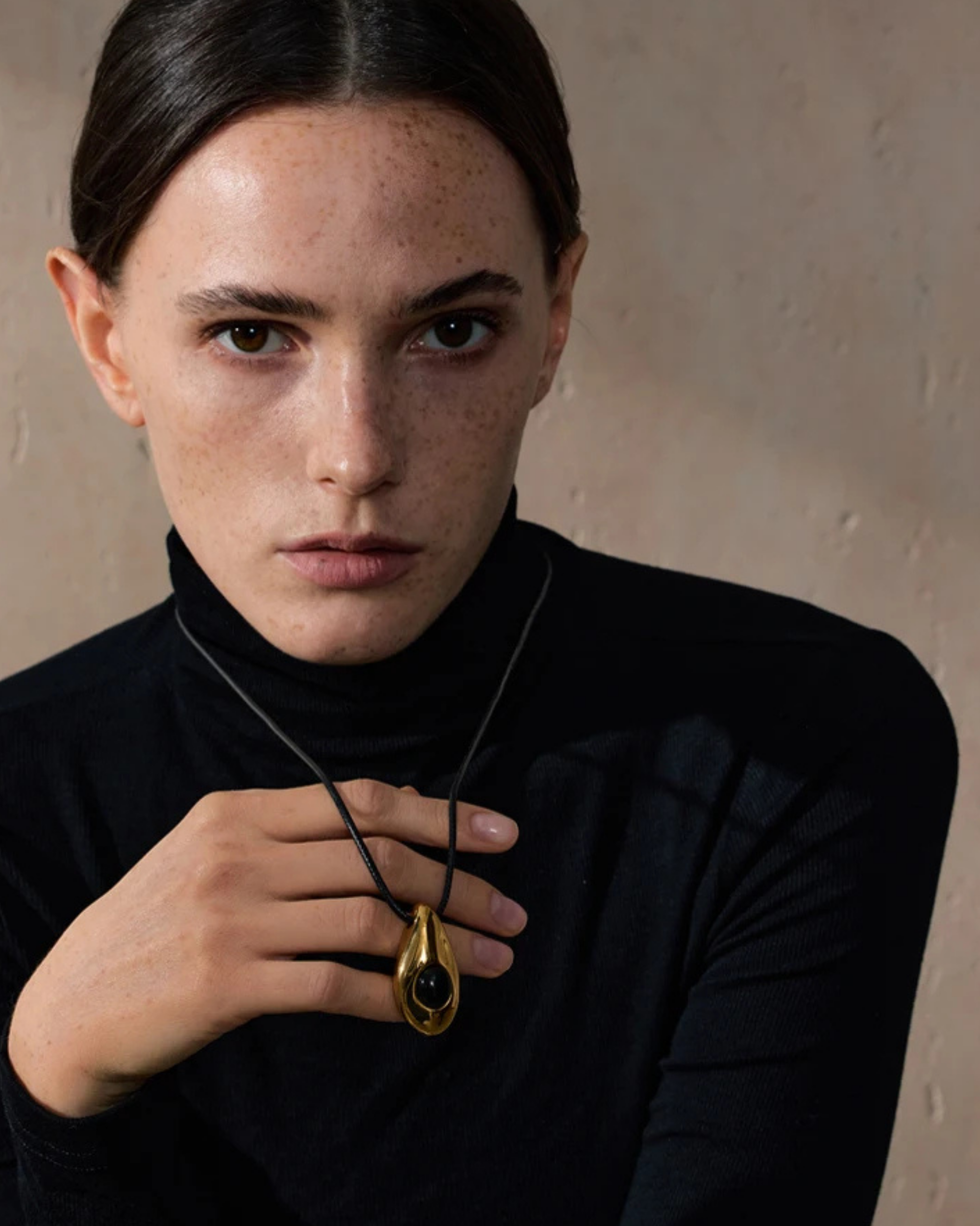 EYE PENDANT NECKLACE