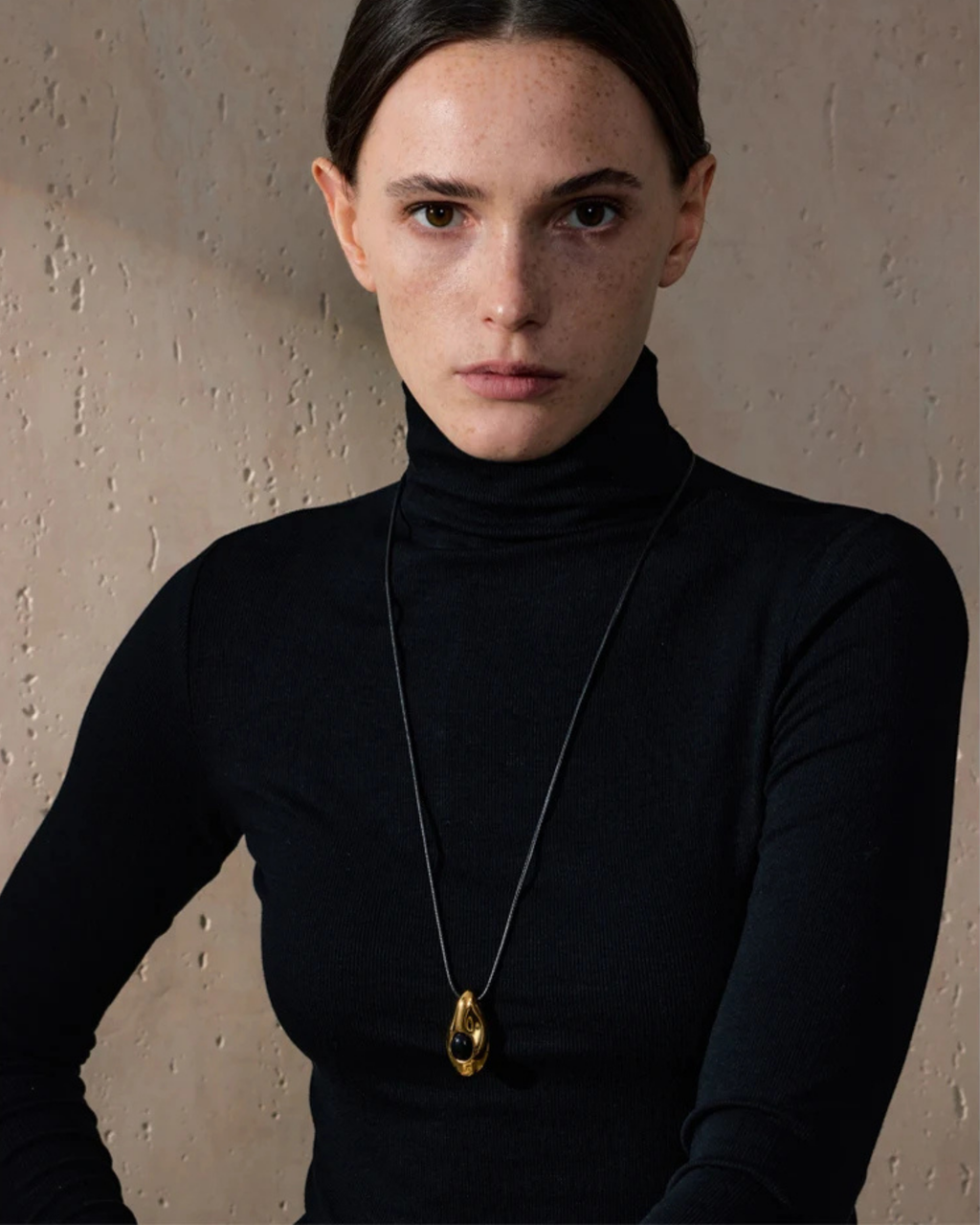 EYE PENDANT NECKLACE