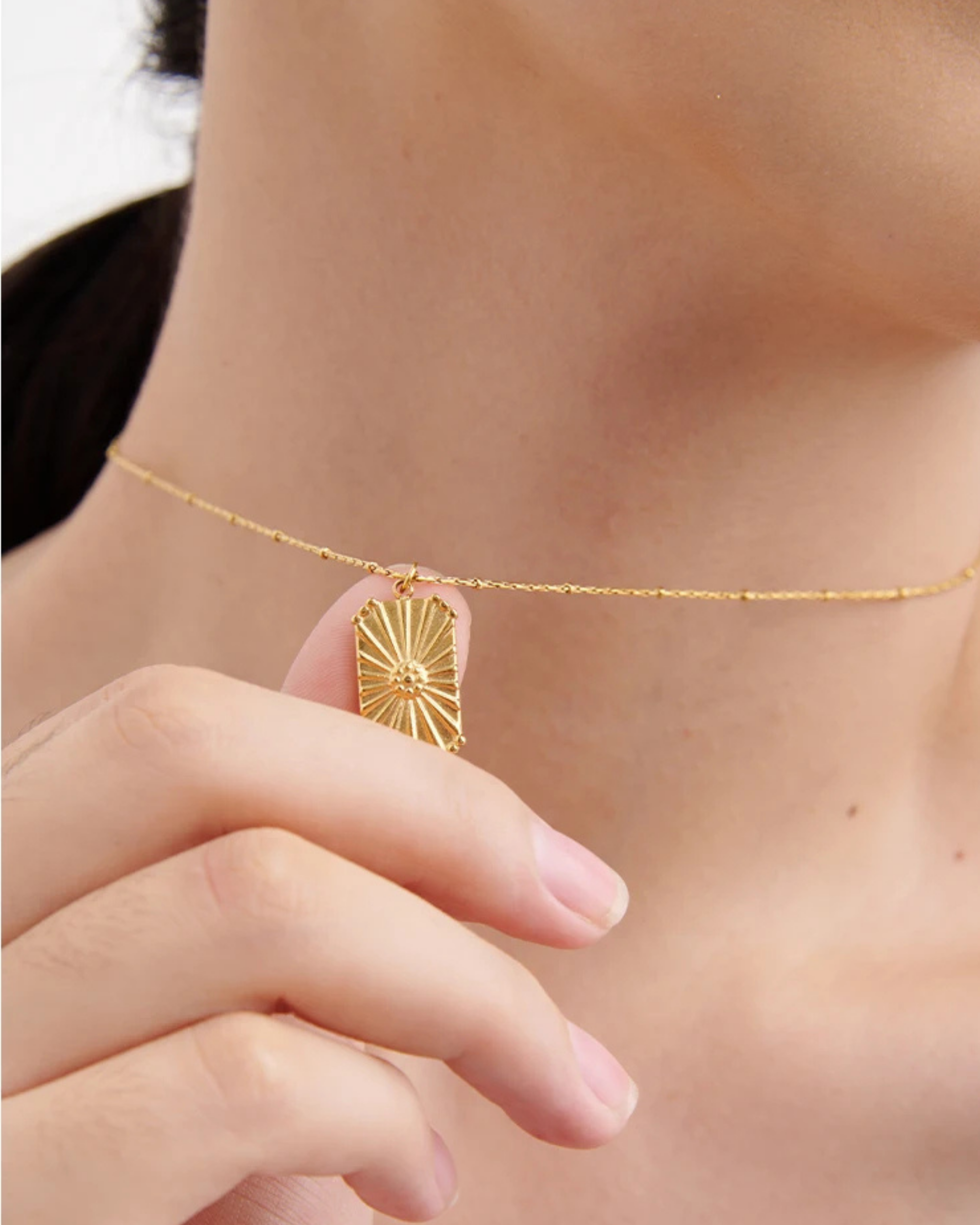 SQUARE PENDANT NECKLACE