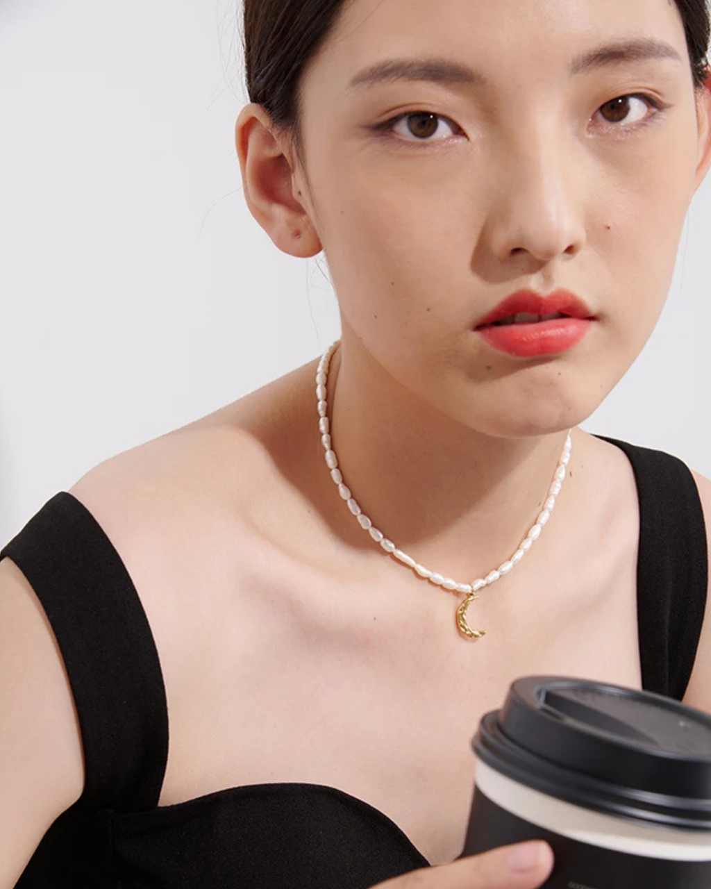 PEARL BEADED NECKLACE