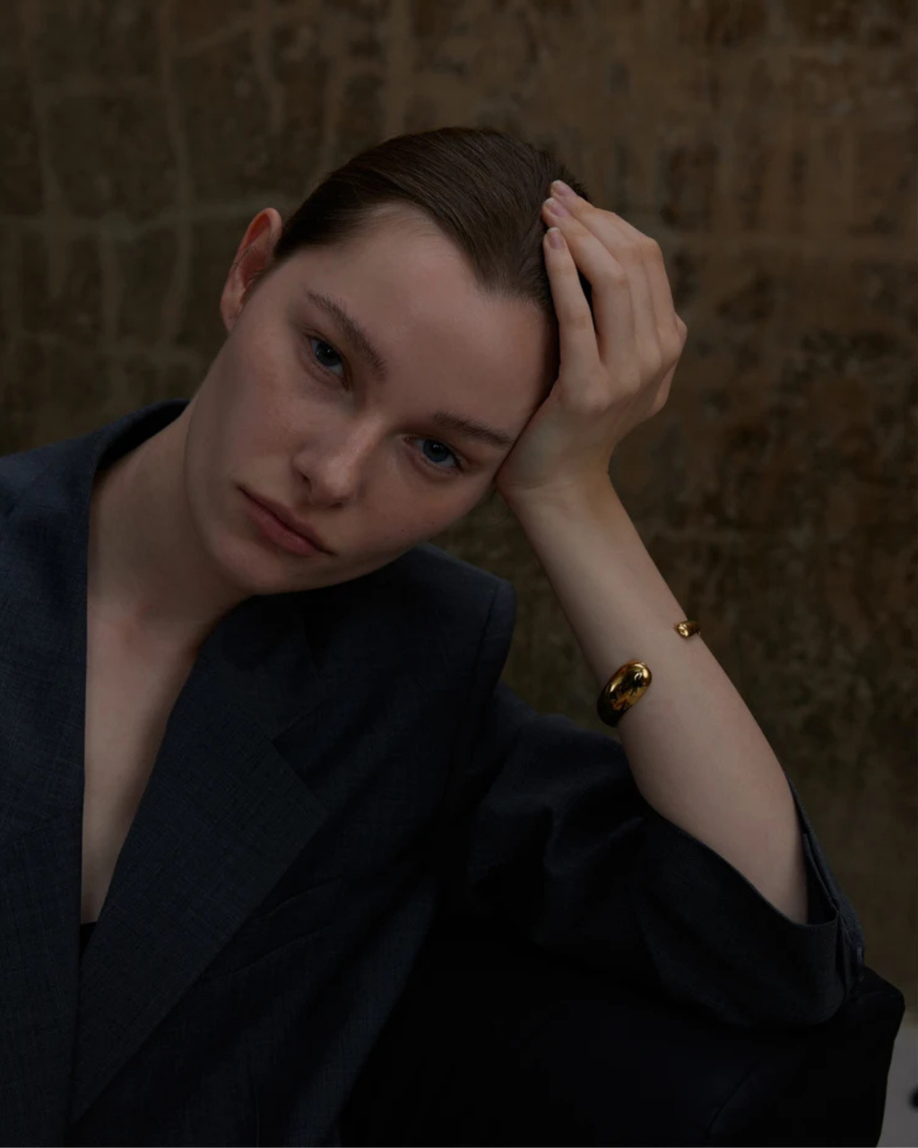 ROUND BOLD CUFF BRACELET