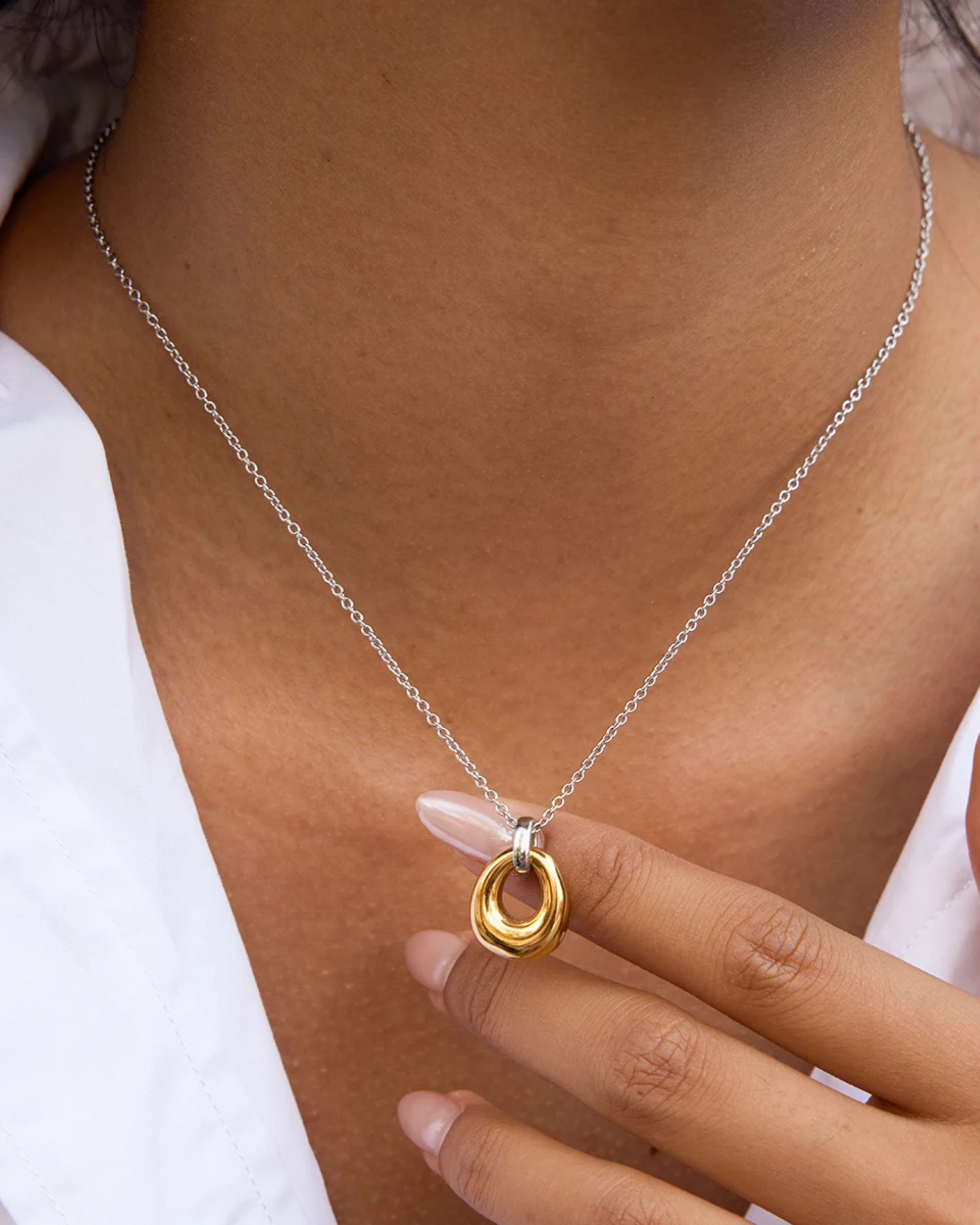 TUBI PENDANT NECKLACE