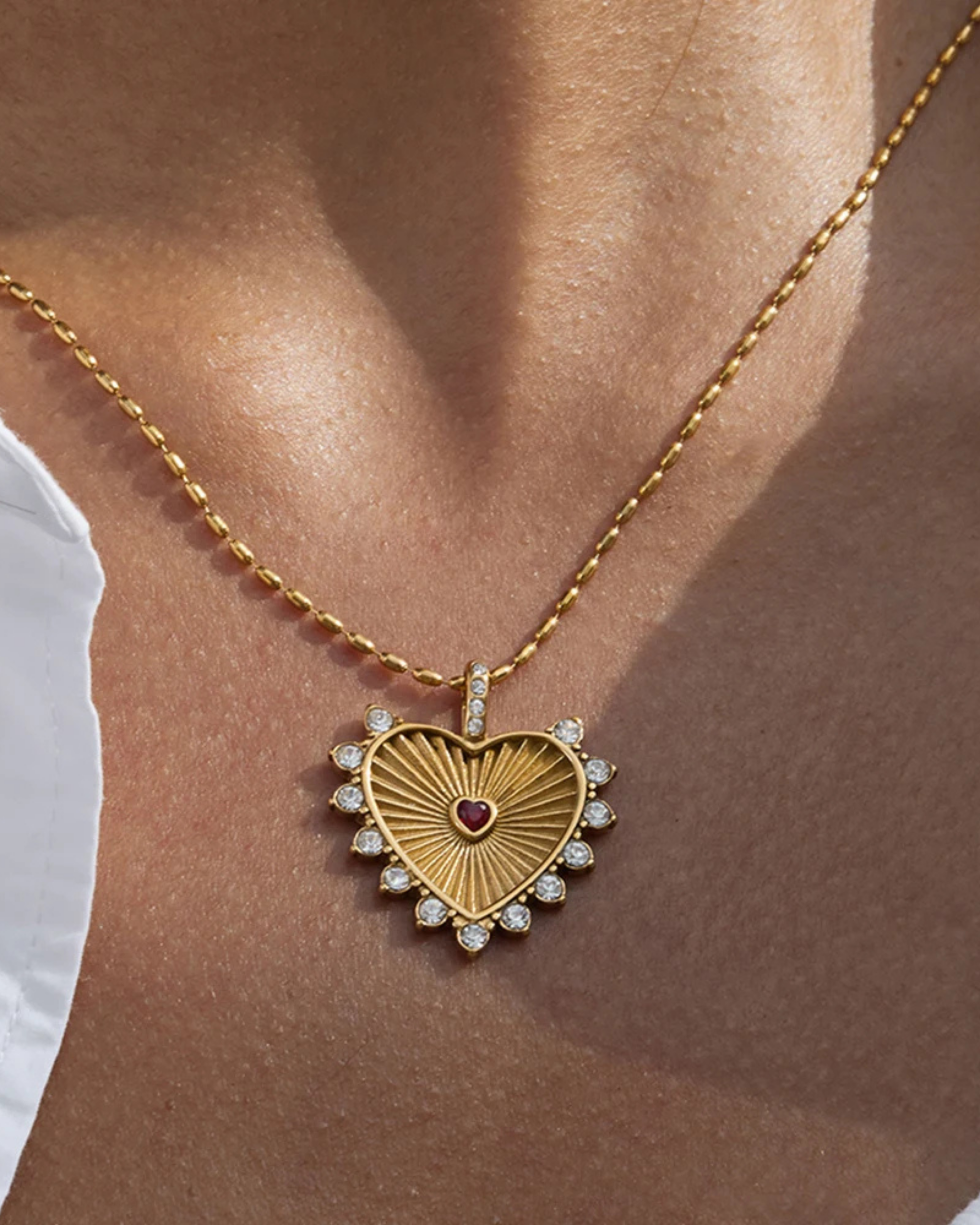 CEKU PENDANT NECKLACE