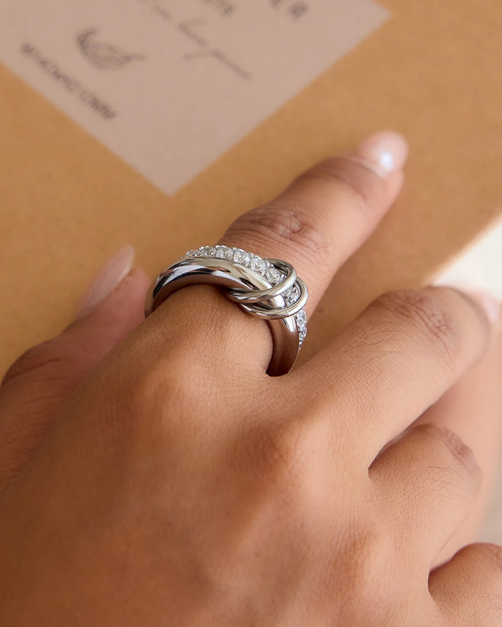 MAGIC STATEMENT RING