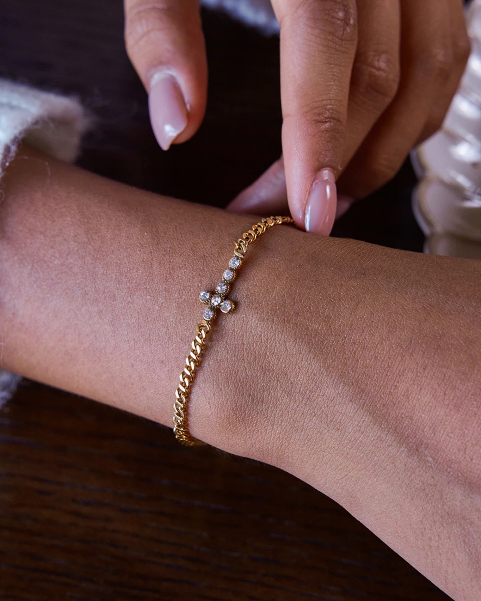 BABY CROSS CHAIN BRACELET