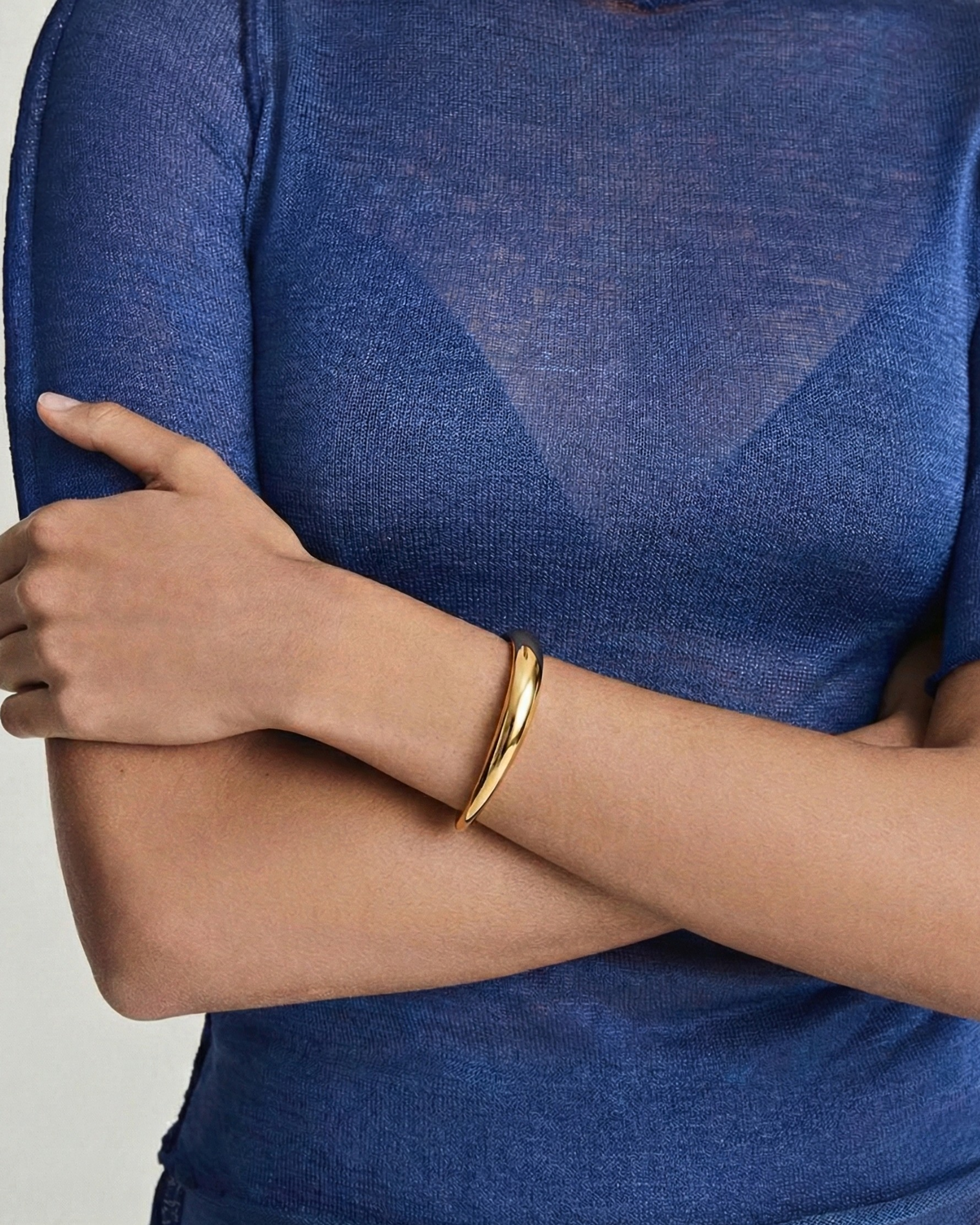 ROUND BOLD CUFF BRACELET