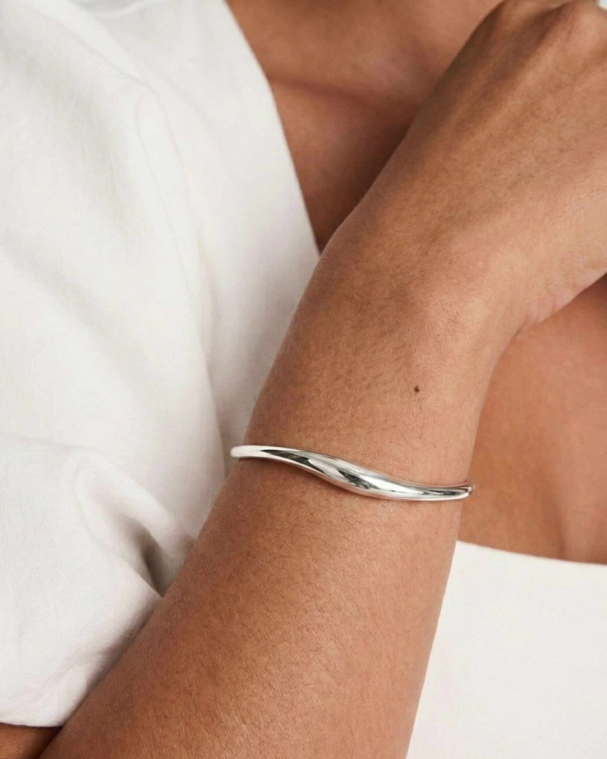ROUND CUFF BRACELET