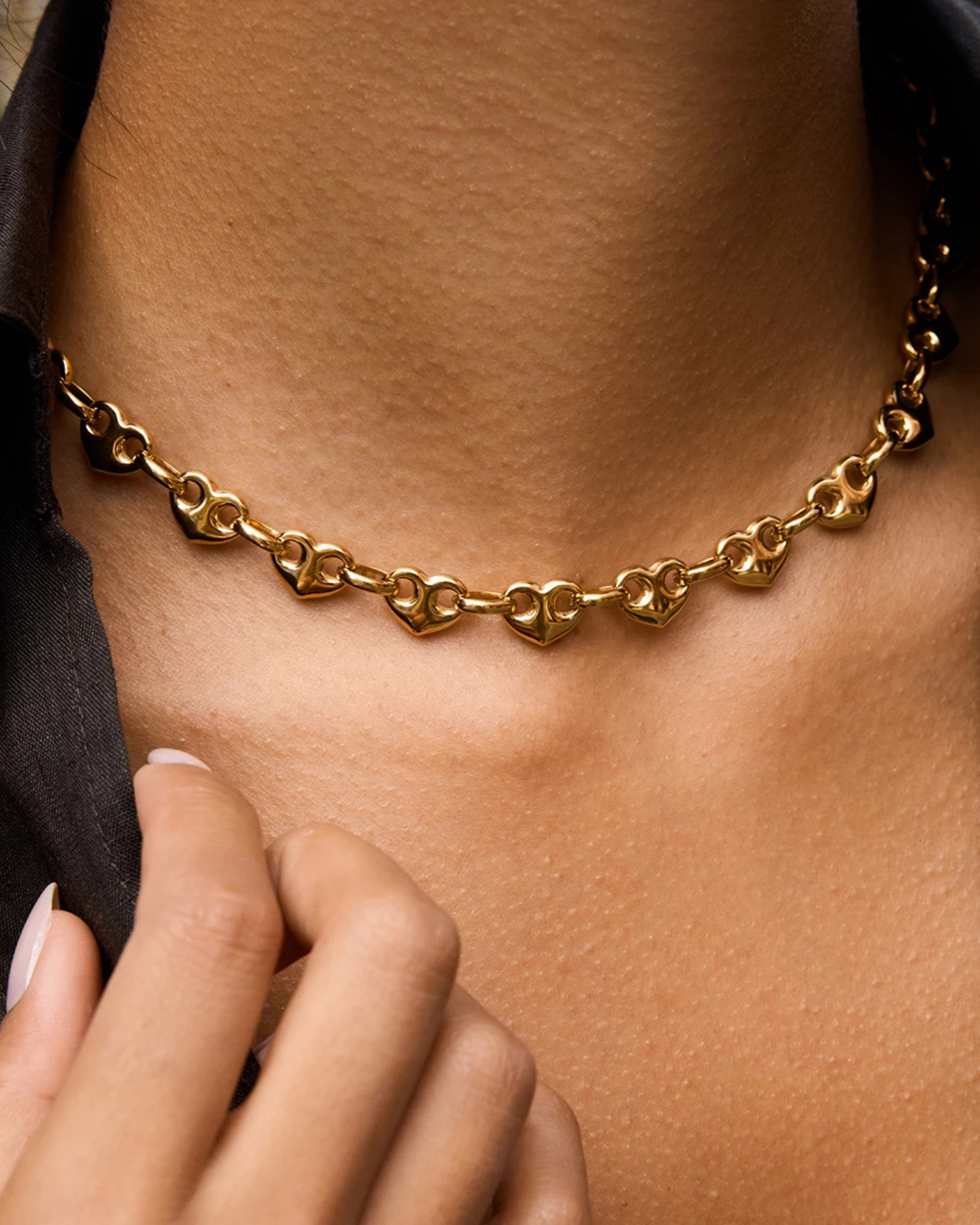 DUA BOLD CHAIN NECKLACE