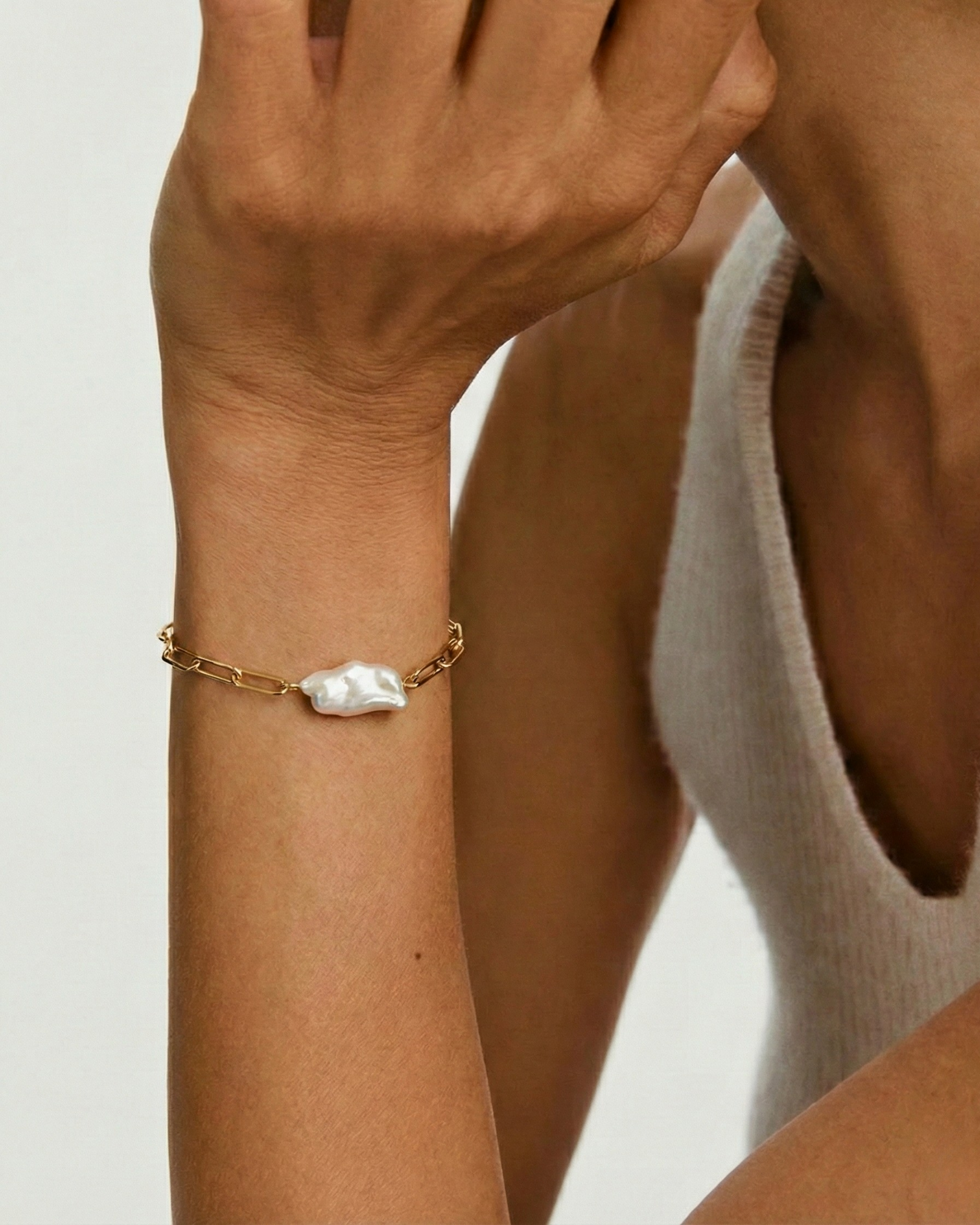 LIORA CHAIN BRACELET