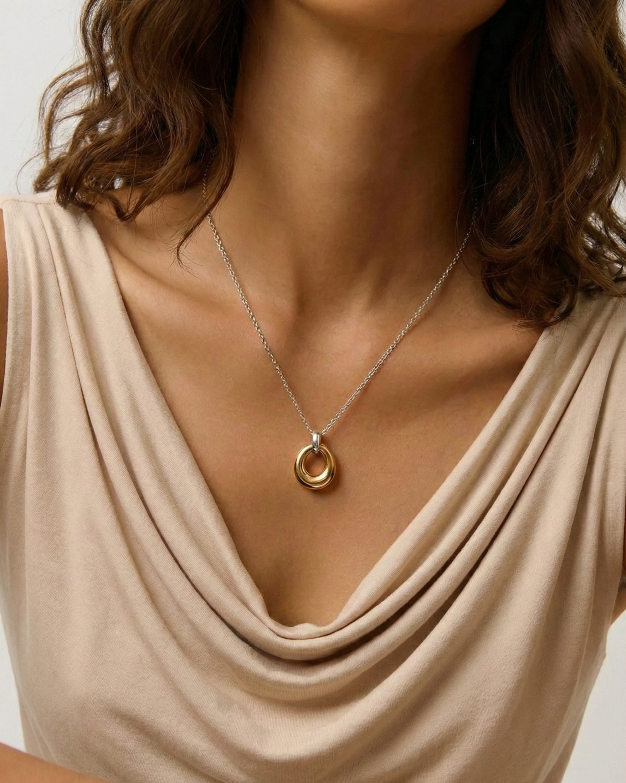 TUBI PENDANT NECKLACE