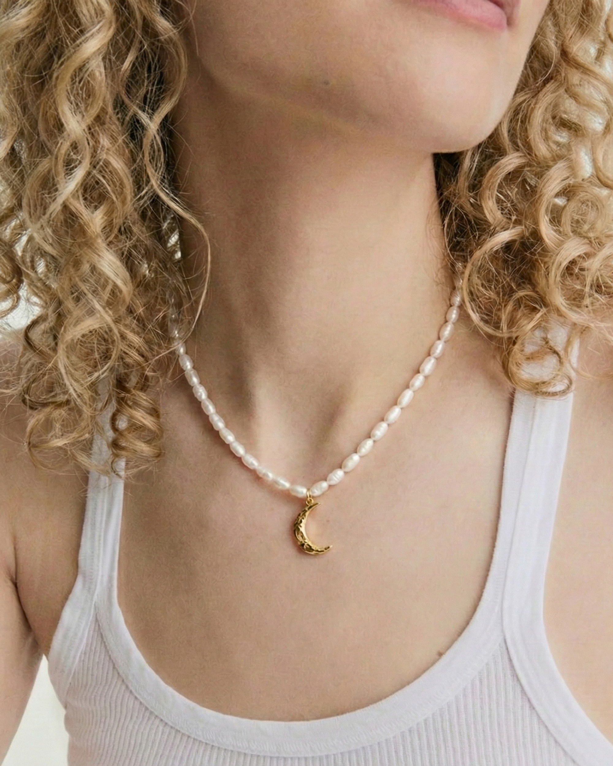 PEARL BEADED NECKLACE