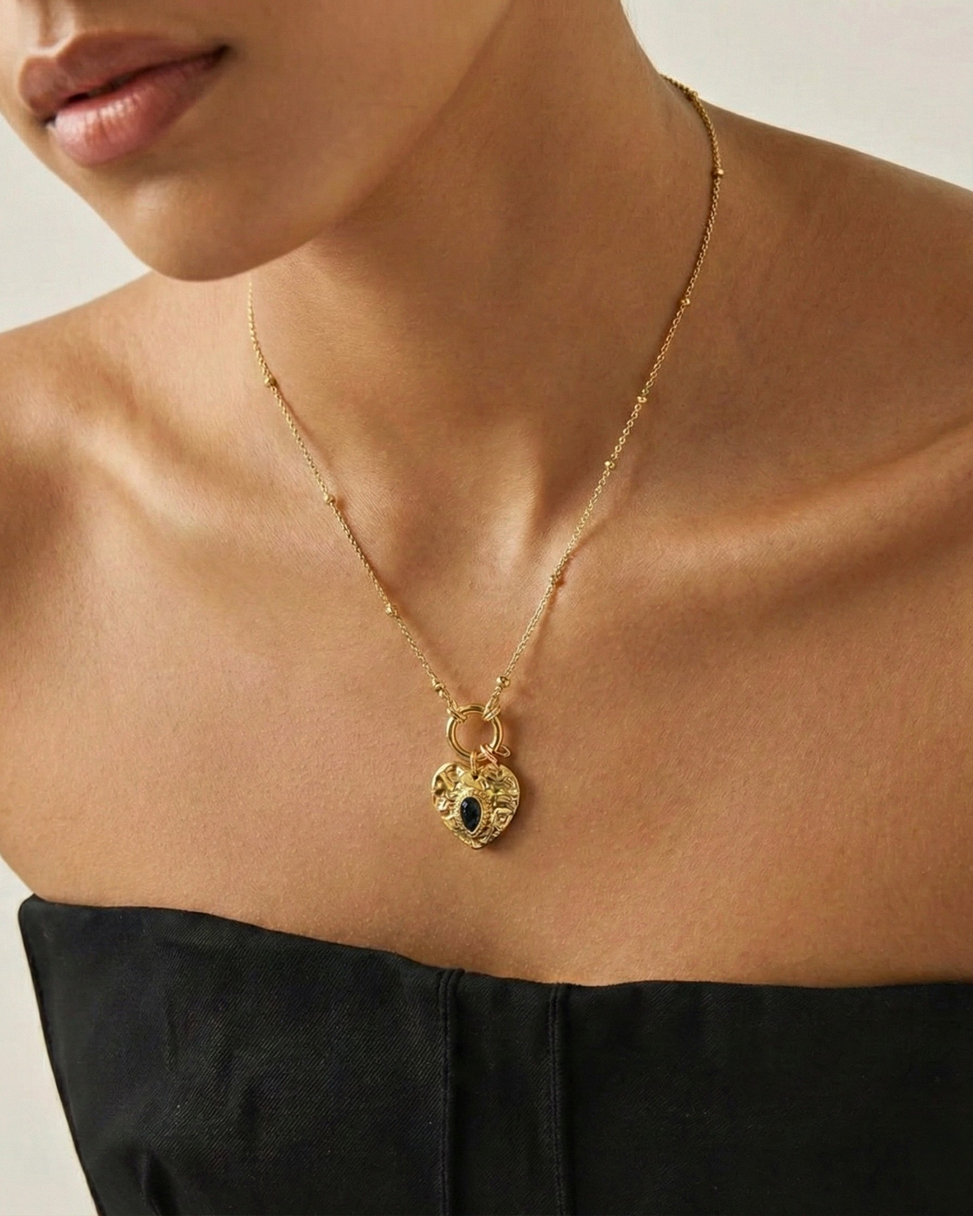 HEART PENDANT NECKLACE
