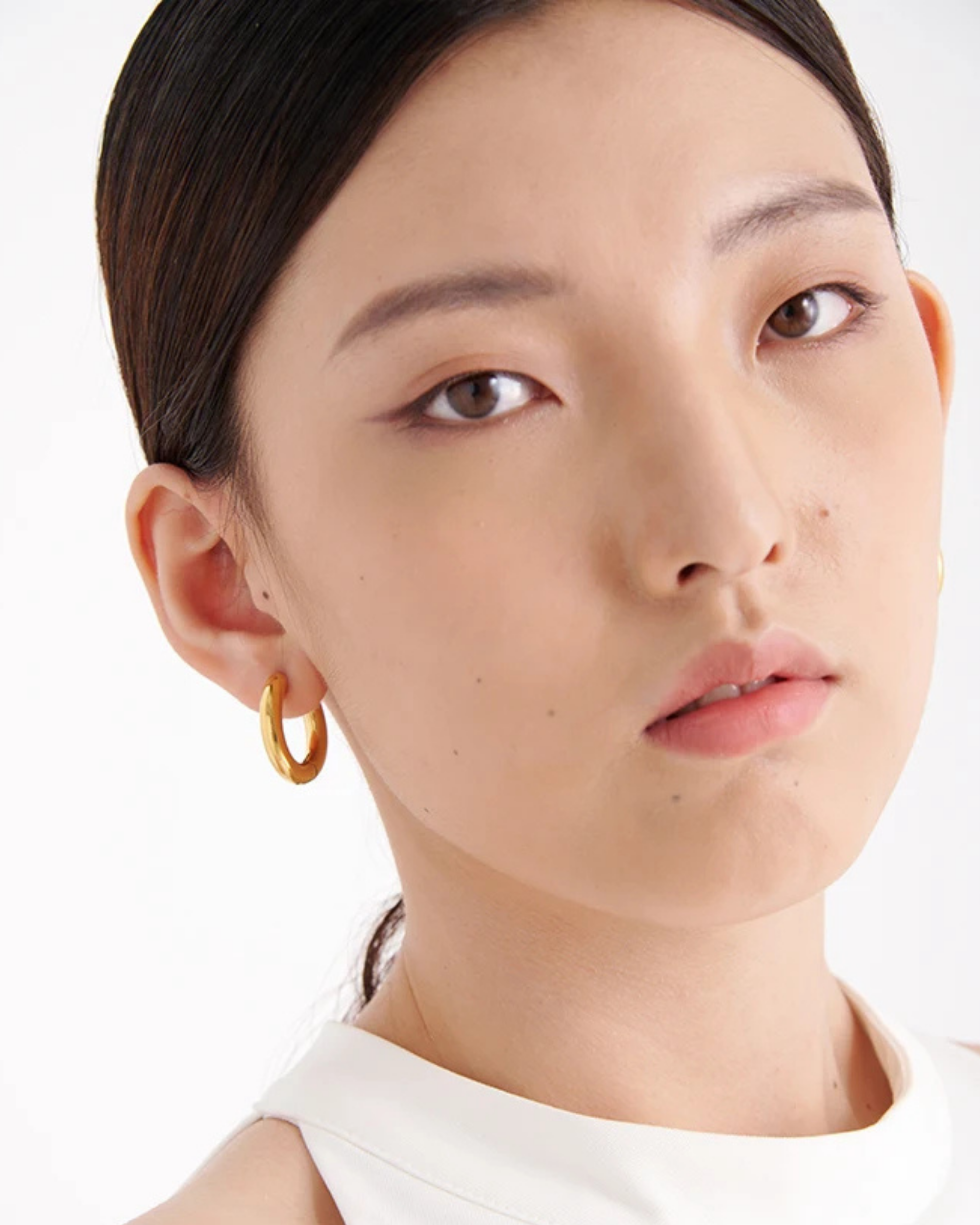 ROUND HOOP EARRINGS