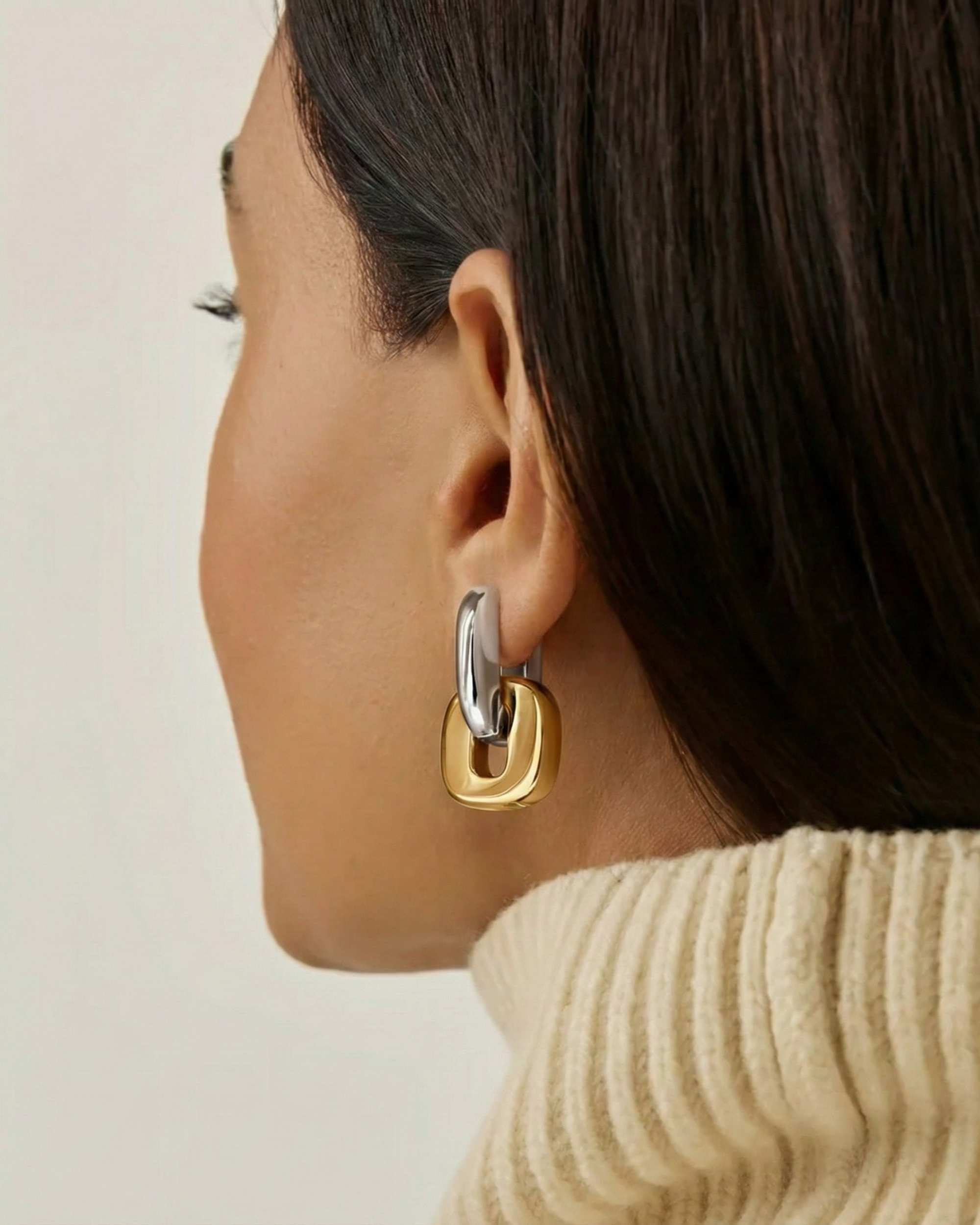 WONDER HOOP EARRINGS